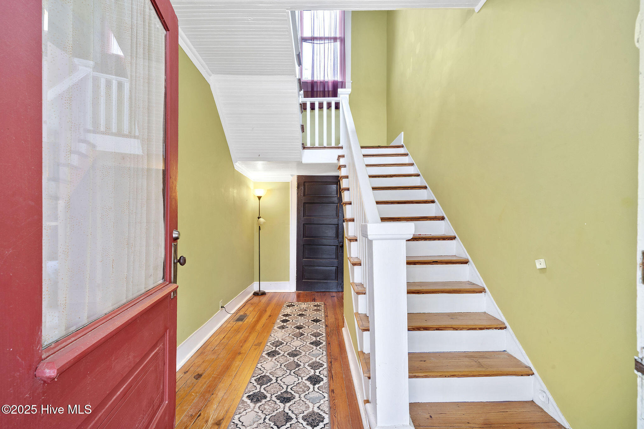 505 South First Avenue Atkinson, NC 28421 - Photo 5 of 28 Foyer