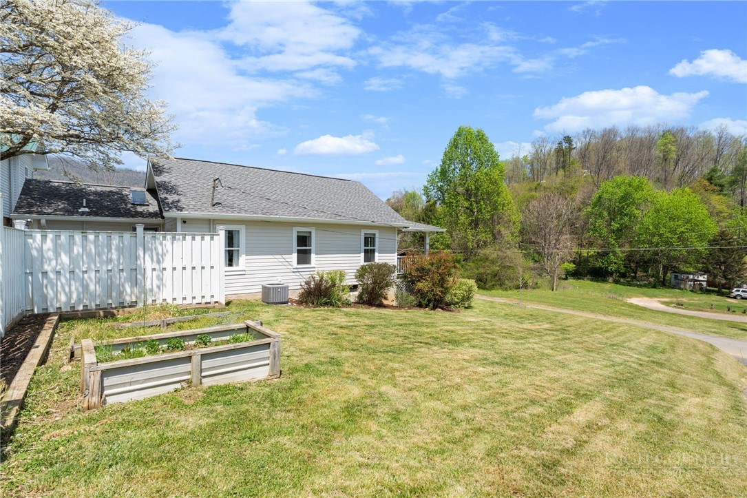207 Main Street Butler, TN 37640 - Photo 36 of 50