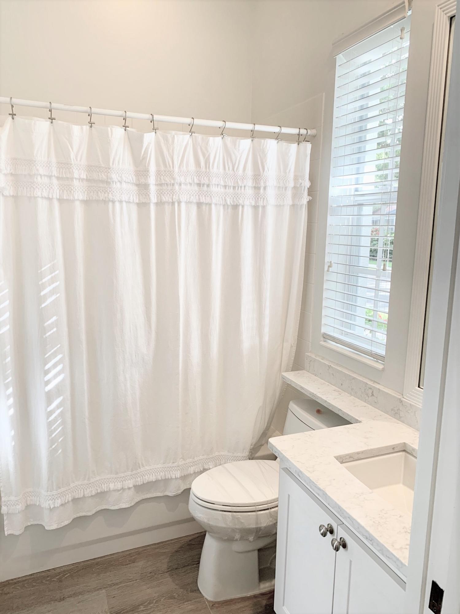 125 Date Palm Drive Jupiter, FL 33458 - Photo 16 of 24 Guest Bath 2