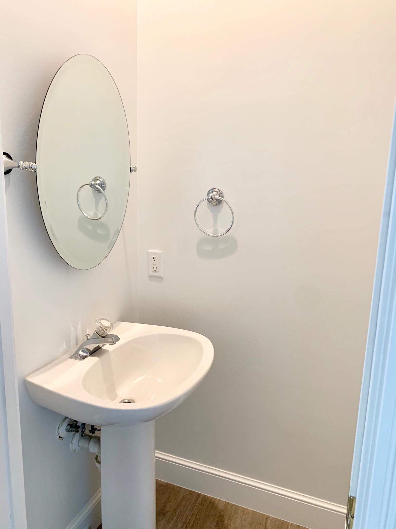 125 Date Palm Drive Jupiter, FL 33458 - Photo 20 of 24 Powder Room
