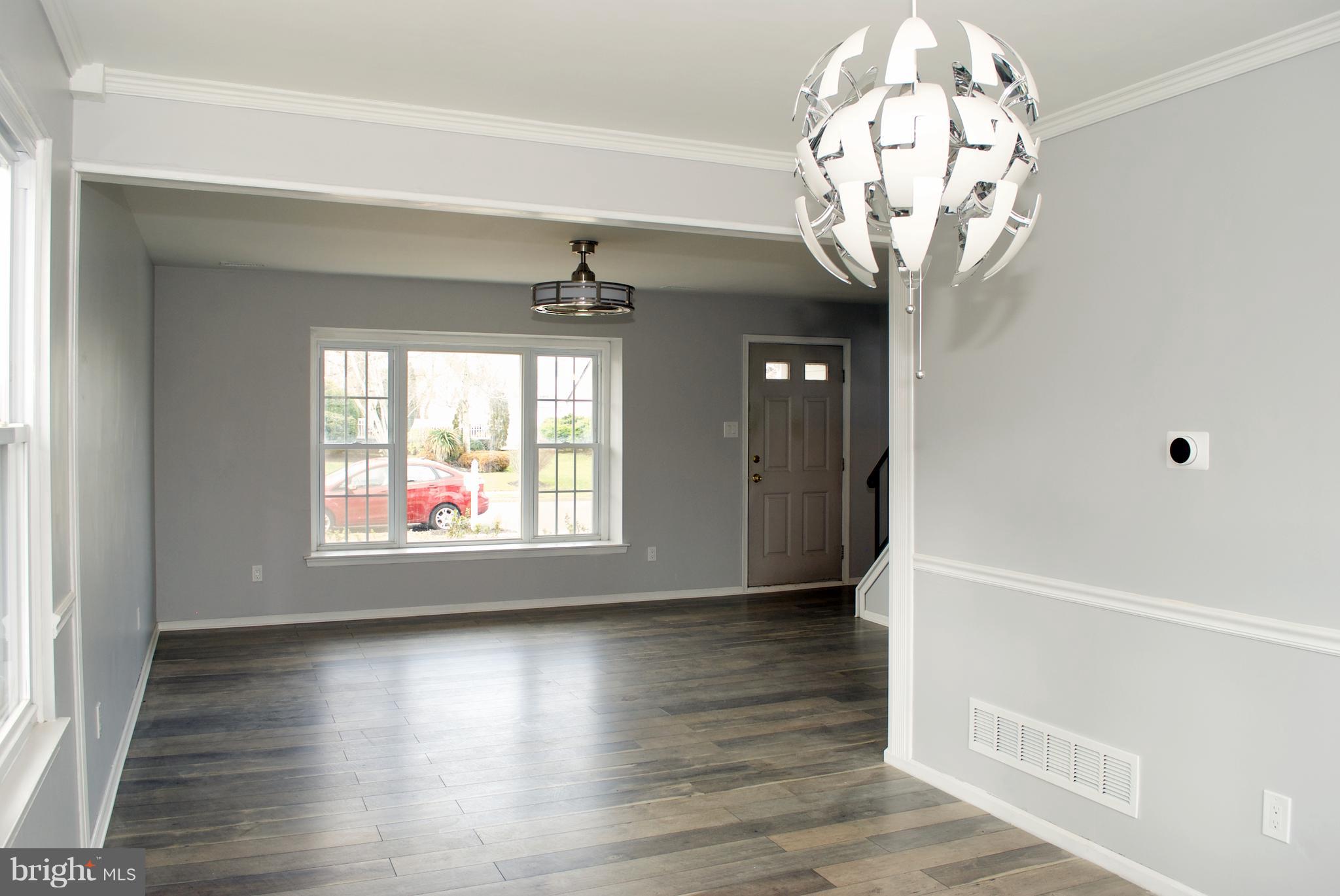 2543 Valley View Road Bensalem, PA 19020 - Photo 3 of 26 Living Room