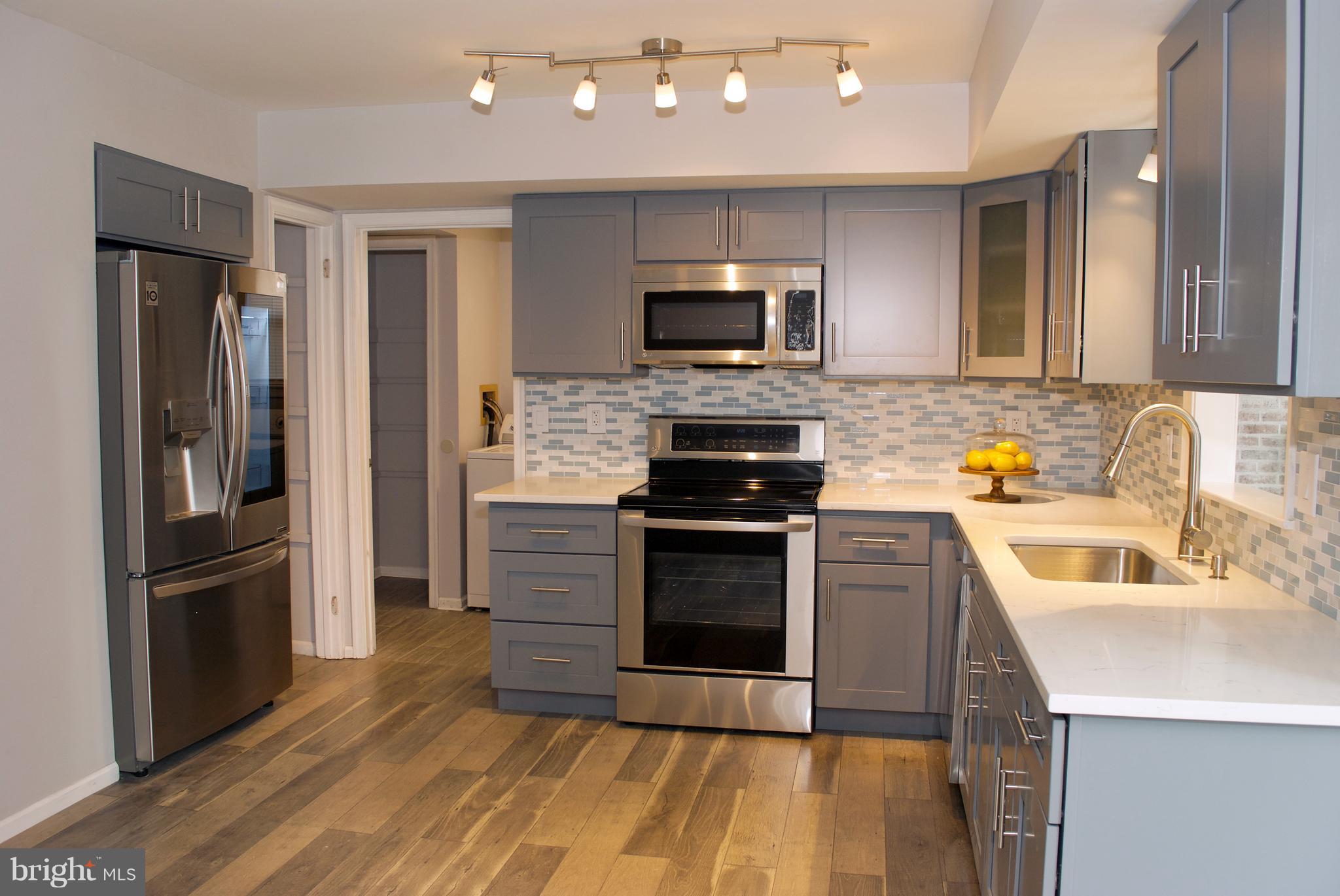 2543 Valley View Road Bensalem, PA 19020 - Photo 6 of 26 Kitchen