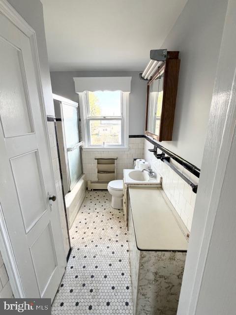 322 West Arundel Road Baltimore, MD 21225 - Photo 10 of 18 Bathroom