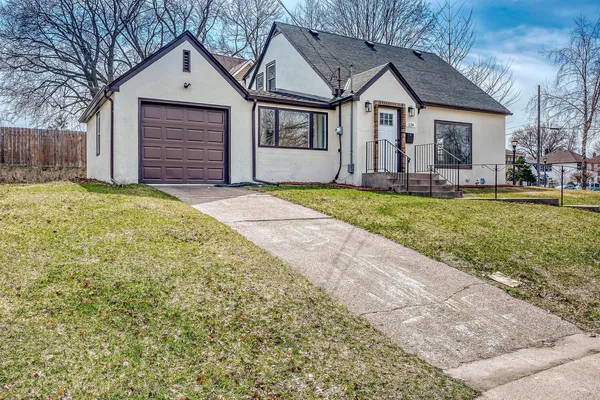 $374,900 | 124 King Street West, St. Paul, MN 55107