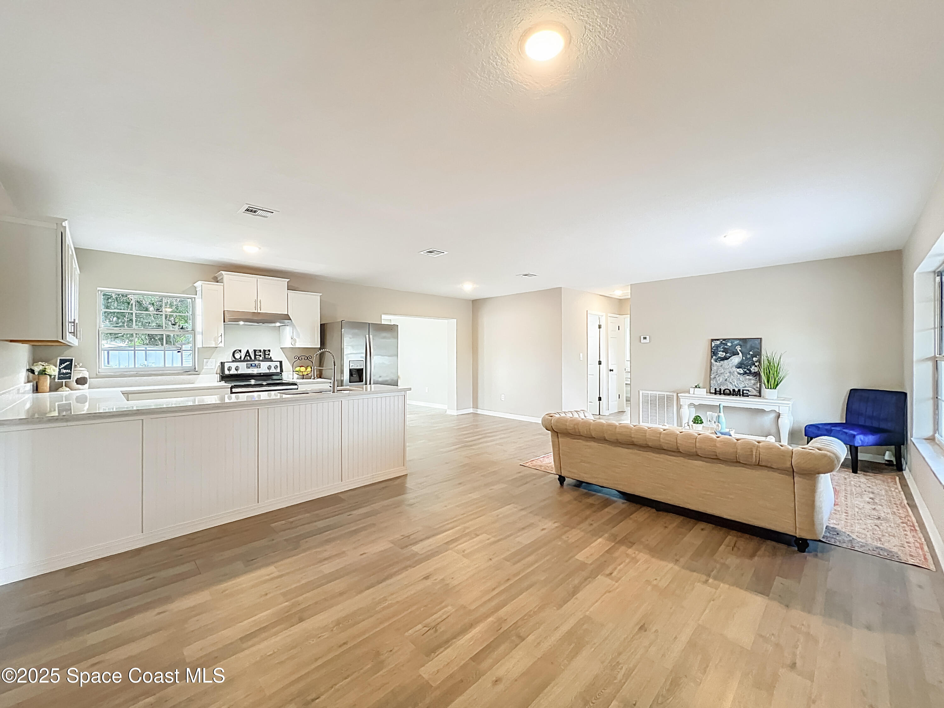 983 Vangi Lane Northeast Palm Bay, FL 32905 - Photo 9 of 35 Entry view