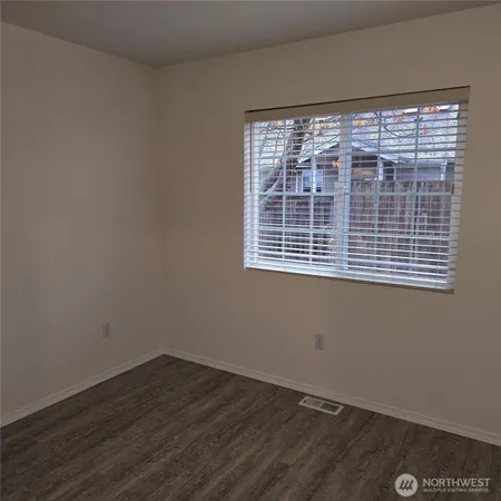 $2,100 | 818 East Washington Place, Sequim, WA 98382