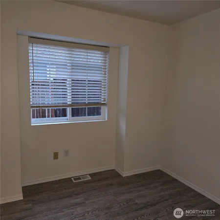 $2,100 | 818 East Washington Place, Sequim, WA 98382