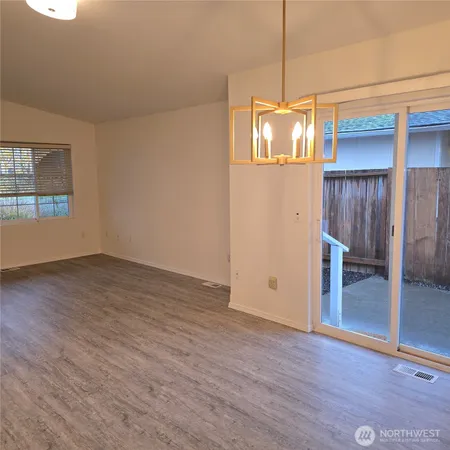 $2,100 | 818 East Washington Place, Sequim, WA 98382