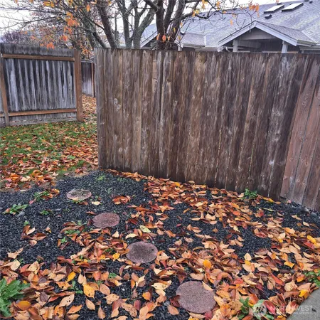 $2,100 | 818 East Washington Place, Sequim, WA 98382