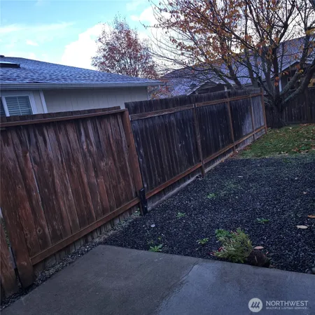 $2,100 | 818 East Washington Place, Sequim, WA 98382