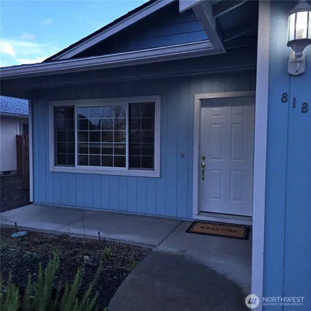 $2,100 | 818 East Washington Place, Sequim, WA 98382