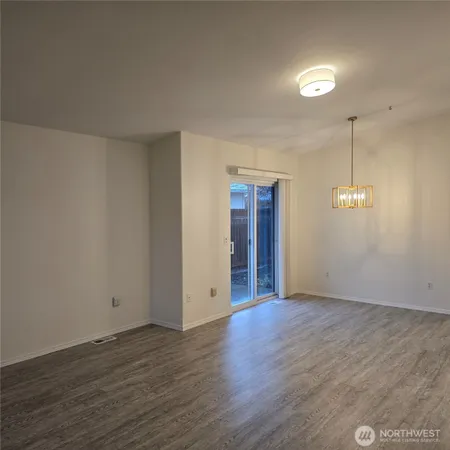 $2,100 | 818 East Washington Place, Sequim, WA 98382