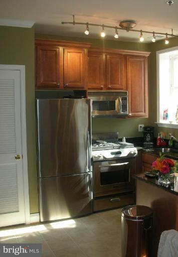 1438 Columbia Road Northwest, Unit 306 Washington, DC 20009 - Photo 5 of 15 Apartment Kitchen