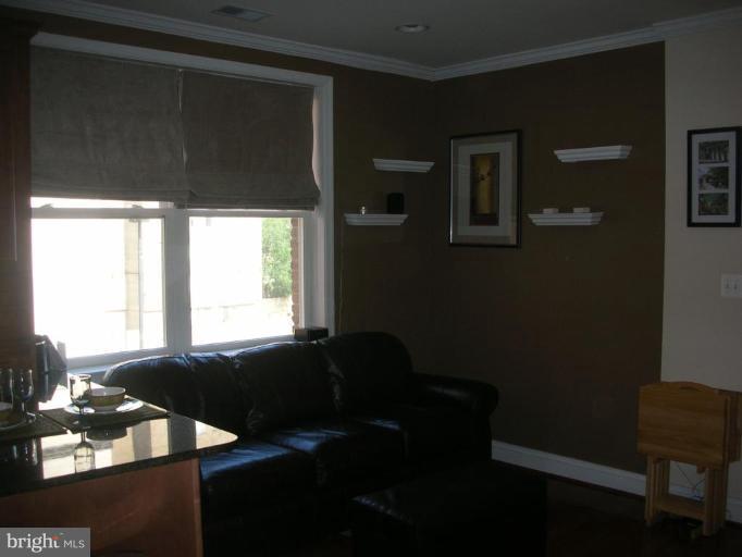 1438 Columbia Road Northwest, Unit 306 Washington, DC 20009 - Photo 7 of 15 Living Room