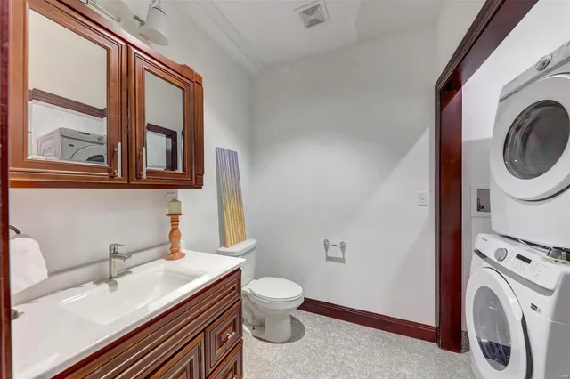 $1,962 | 3681 Lindell Boulevard, St. Louis, MO 63108