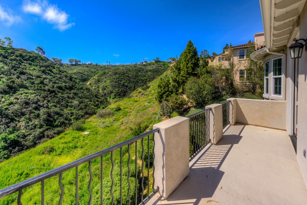 2665 Ridgegate Row La Jolla, CA 92037 - Photo 3 of 25