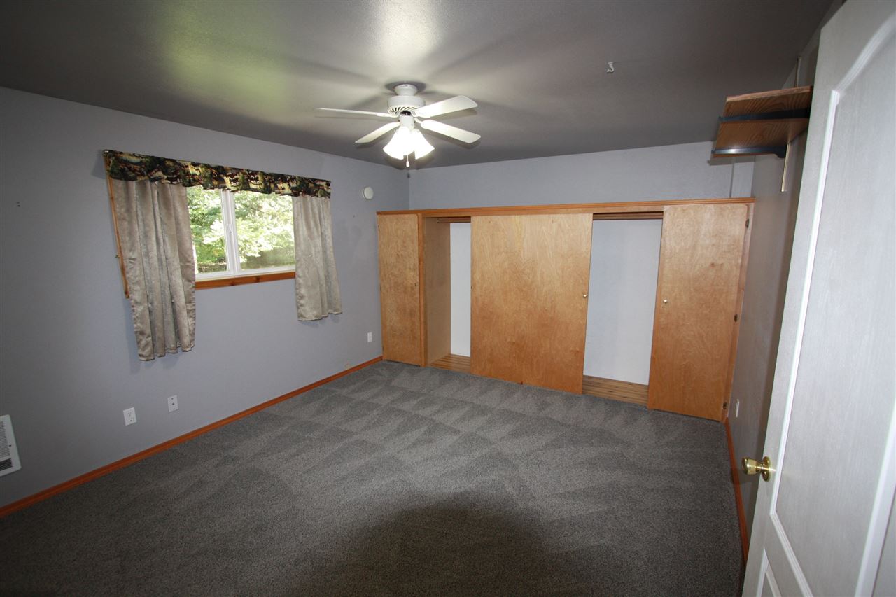 4899 Merritt Road Clayton, WA 99110 - Photo 8 of 20