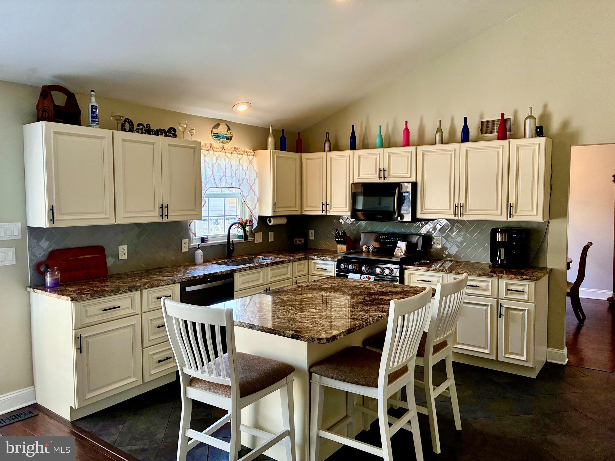 4580 Green Tree Road Reading, PA 19606 - Photo 2 of 30