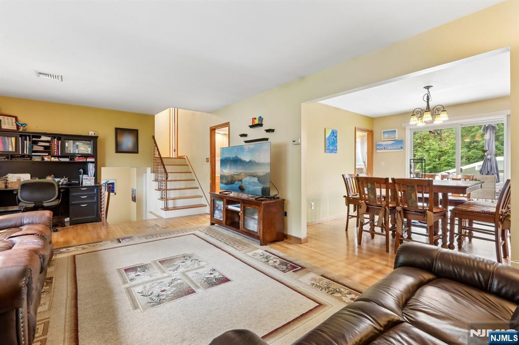 123 Midwood Road Paramus, NJ 07652 - Photo 15 of 46