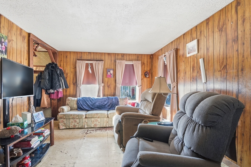 5 Russell Avenue Ashburnham, MA 01430 - Photo 6 of 26