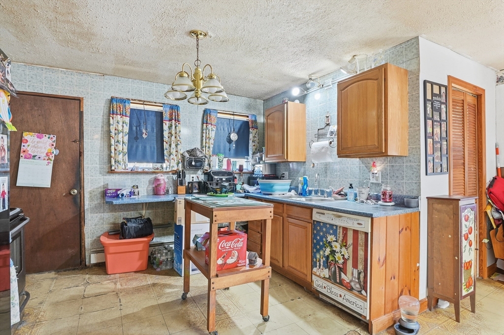 5 Russell Avenue Ashburnham, MA 01430 - Photo 8 of 26