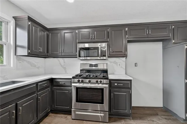 $424,000 | 21217 West 55th Terrace, Shawnee, KS 66218