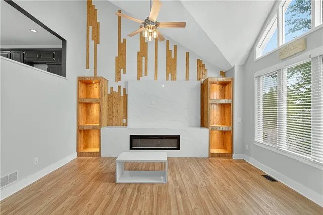 $424,000 | 21217 West 55th Terrace, Shawnee, KS 66218