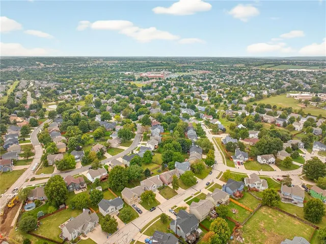 $424,000 | 21217 West 55th Terrace, Shawnee, KS 66218