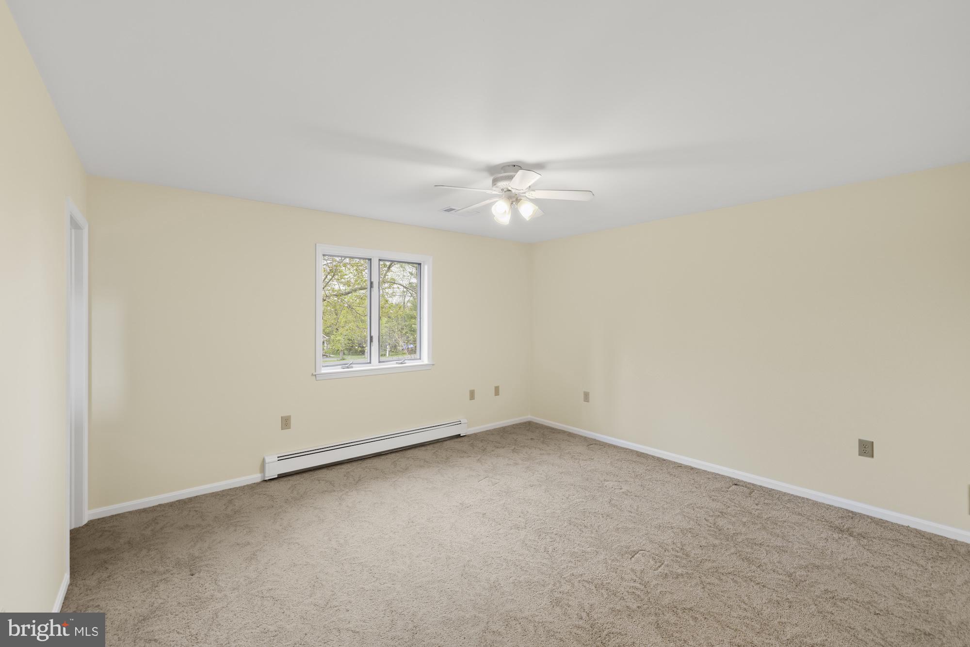 617 Heritage Drive Gettysburg, PA 17325 - Photo 21 of 56 an empty room with a window