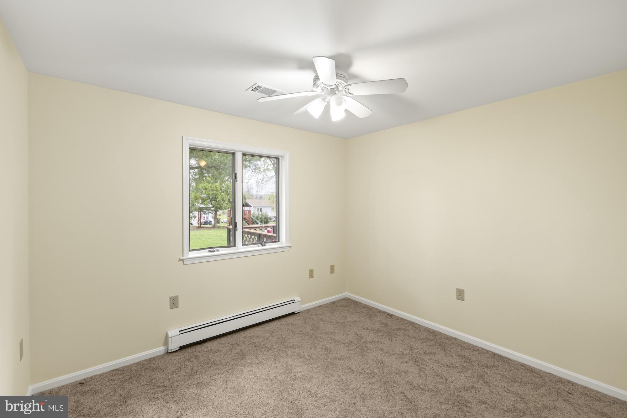 617 Heritage Drive Gettysburg, PA 17325 - Photo 27 of 56 an empty room with a window