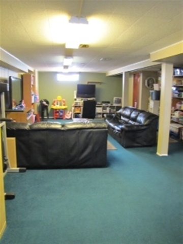 17084 Bell Eastpointe, MI 48021 - Photo 10 of 15 31067906-9.JPG