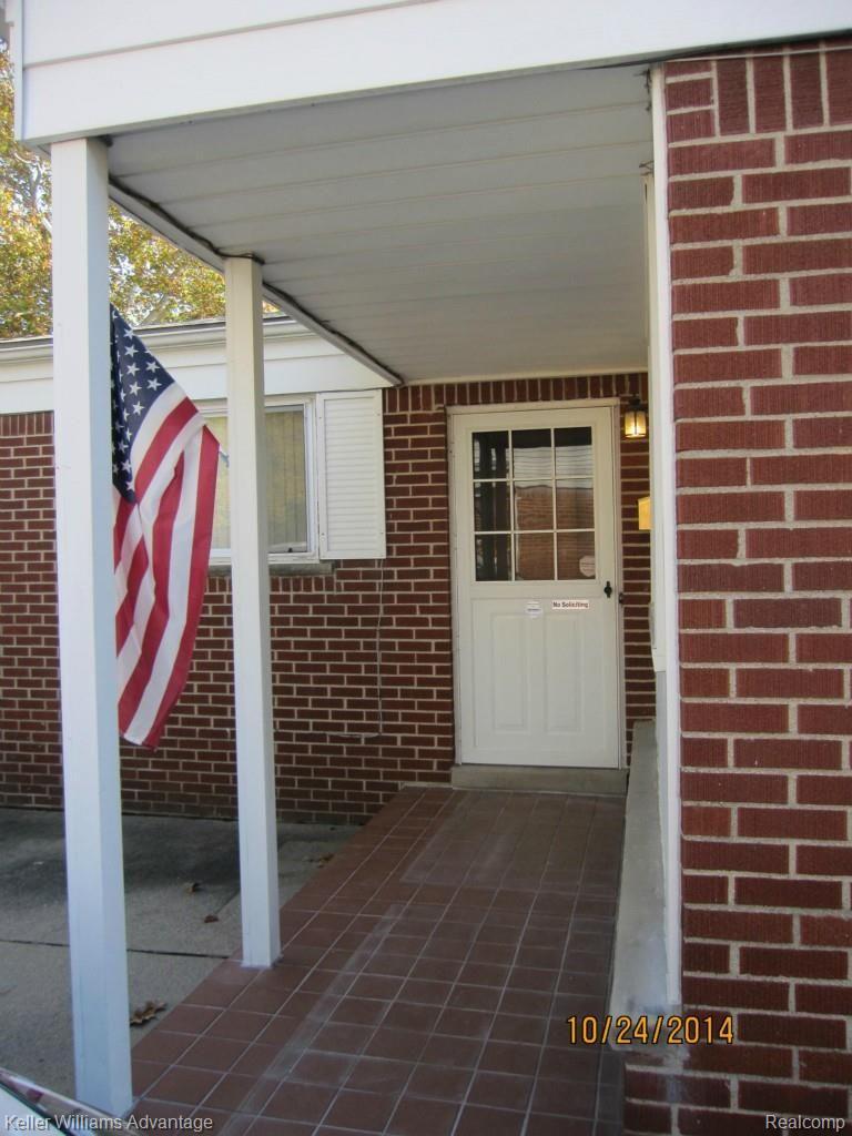17351 Rougeway Street Livonia, MI 48152 - Photo 2 of 17 FRONT PORCH