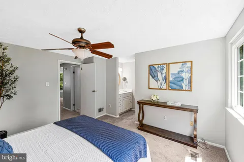 $795,000 | 2038 Brooks Square Place, Falls Church, VA 22043