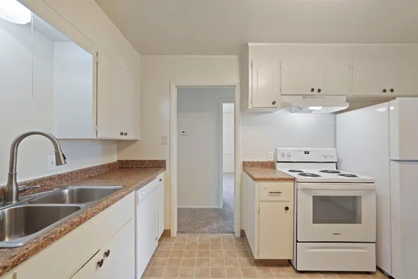 $409,950 | 1606 West Lockeford Street, Lodi, CA 95242