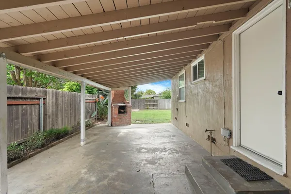 $409,950 | 1606 West Lockeford Street, Lodi, CA 95242