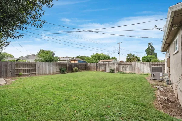 $409,950 | 1606 West Lockeford Street, Lodi, CA 95242