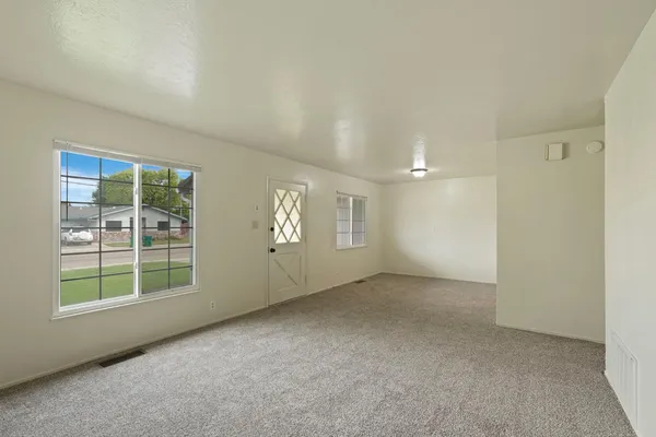 $409,950 | 1606 West Lockeford Street, Lodi, CA 95242