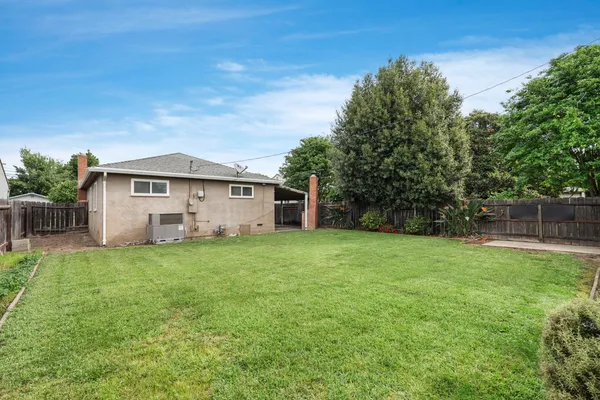 $409,950 | 1606 West Lockeford Street, Lodi, CA 95242