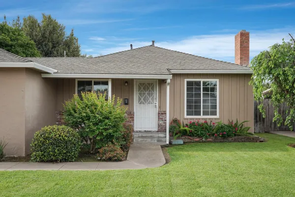 $409,950 | 1606 West Lockeford Street, Lodi, CA 95242