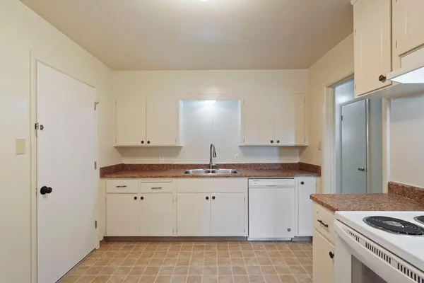 $409,950 | 1606 West Lockeford Street, Lodi, CA 95242