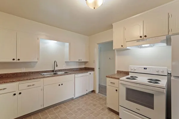 $409,950 | 1606 West Lockeford Street, Lodi, CA 95242