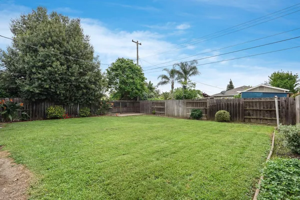 $409,950 | 1606 West Lockeford Street, Lodi, CA 95242