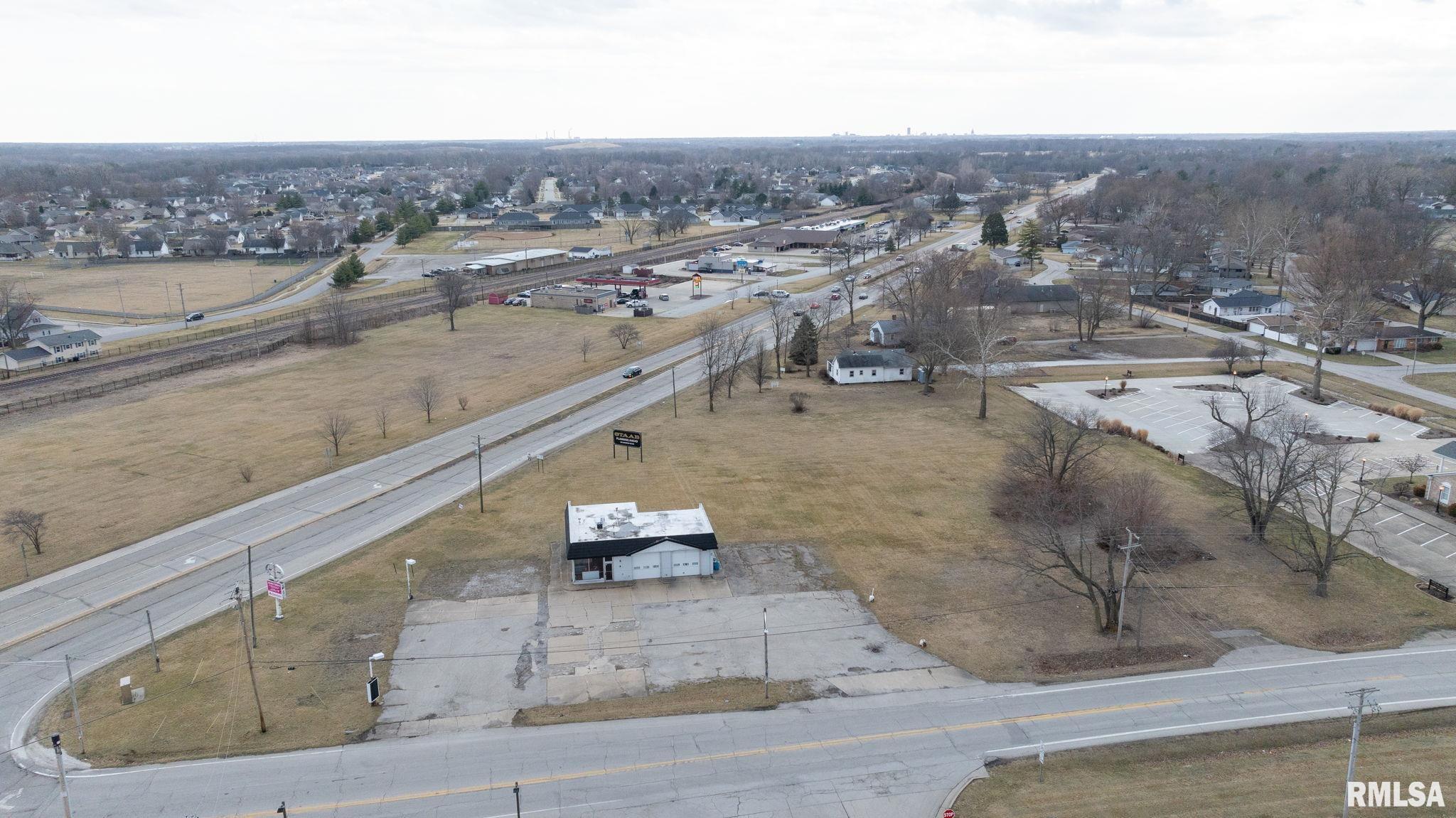 2710 East Andrew Road Sherman, IL 62684 - Photo 11 of 13 Gallery Image 11