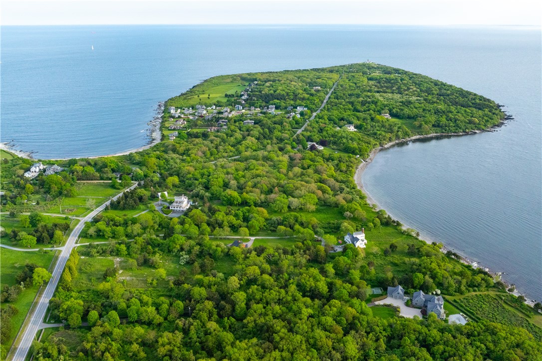 424 Beavertail Road Jamestown, RI 02835 - Photo 11 of 14