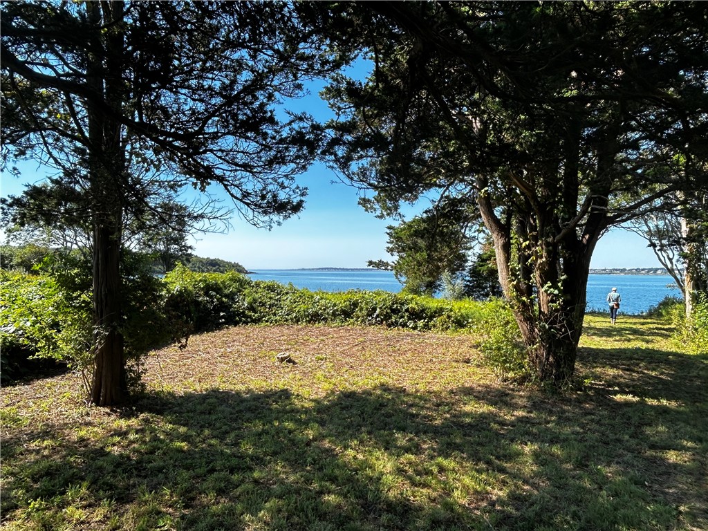 424 Beavertail Road Jamestown, RI 02835 - Photo 14 of 14