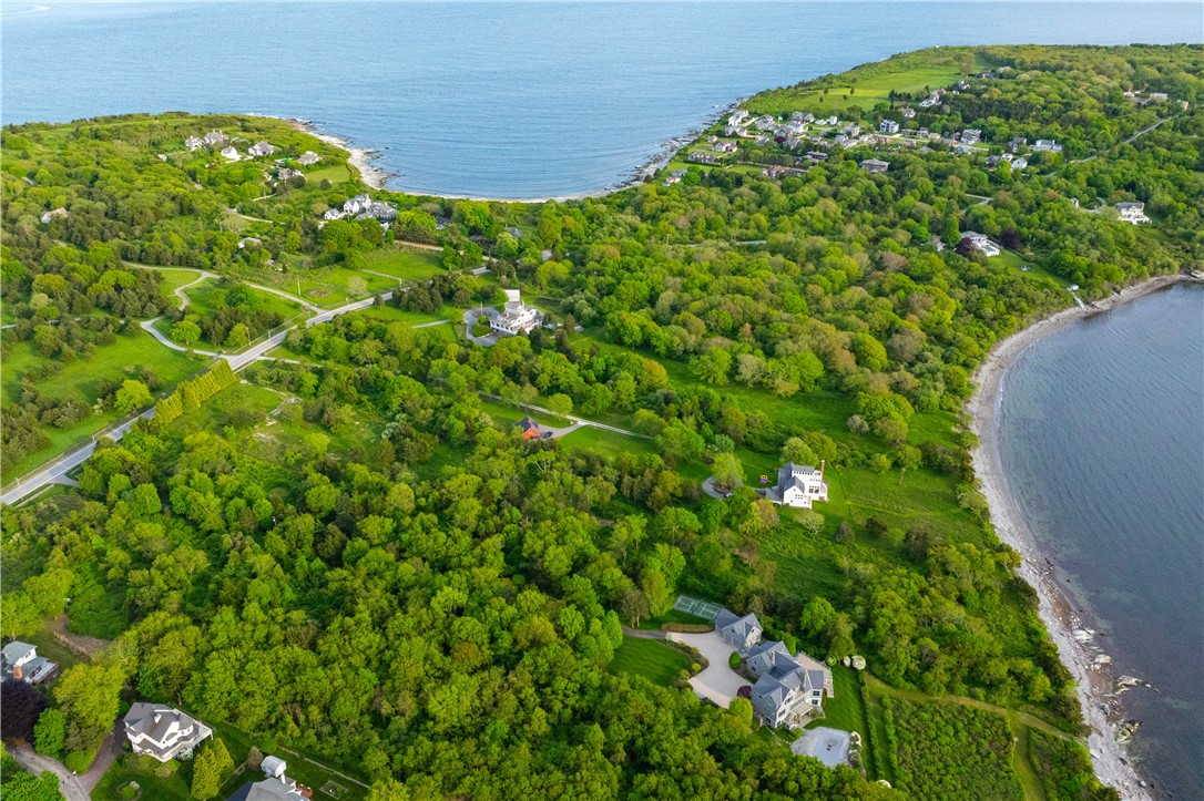 424 Beavertail Road Jamestown, RI 02835 - Photo 10 of 14