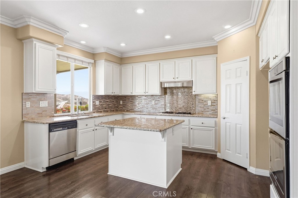 950 Manor Way Corona, CA 92882 - Photo 29 of 80
