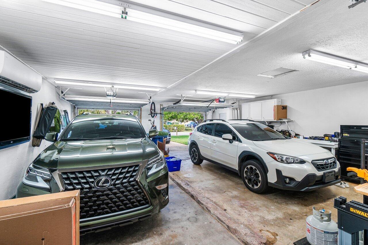 126 Pineview Road Jupiter, FL 33469 - Photo 18 of 37 oversized garage
