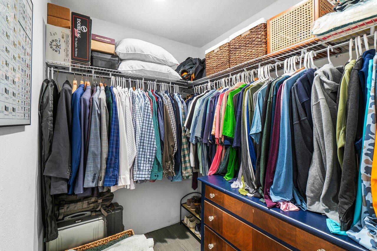 126 Pineview Road Jupiter, FL 33469 - Photo 24 of 37 walk in closet