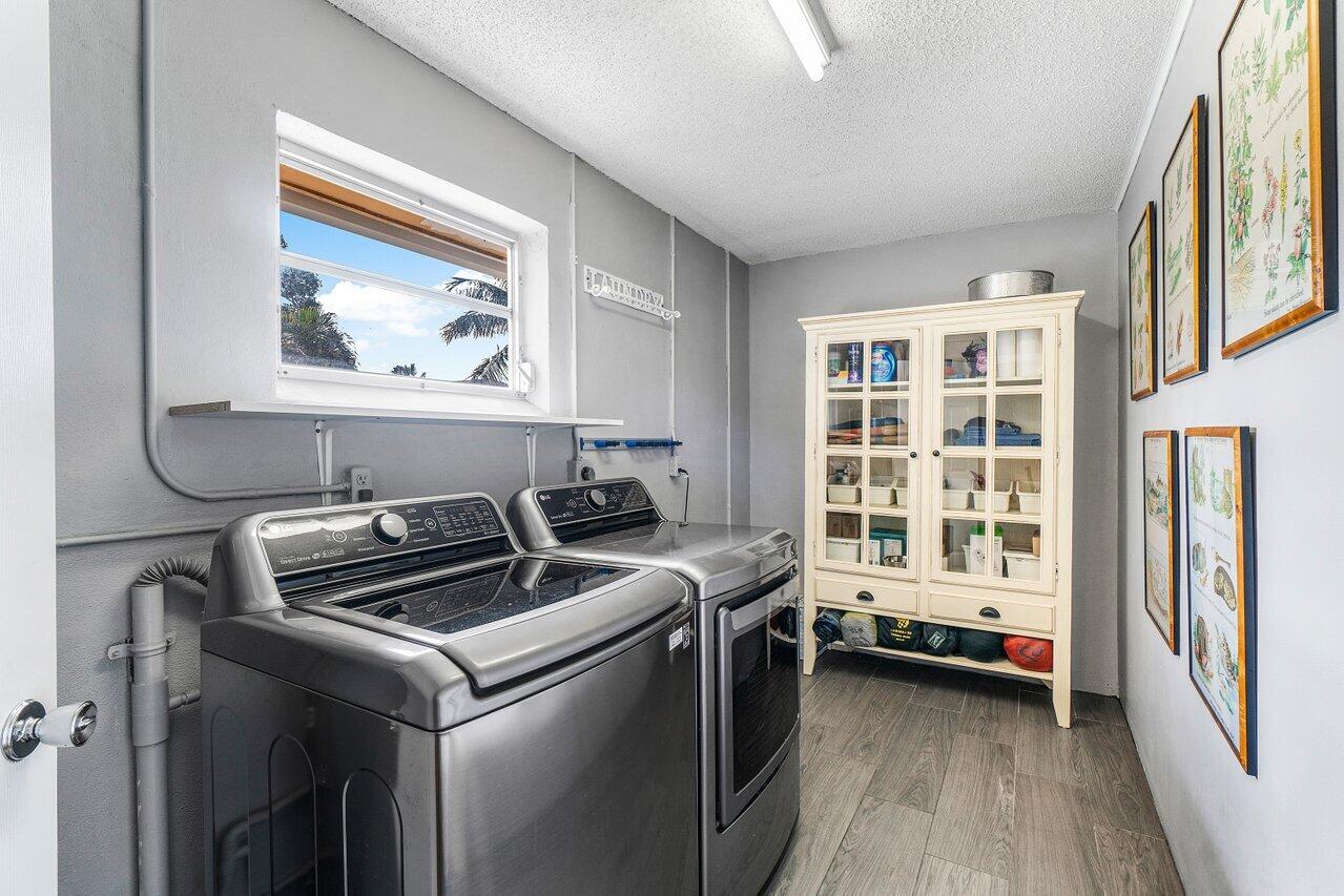 126 Pineview Road Jupiter, FL 33469 - Photo 32 of 37 large laundry room